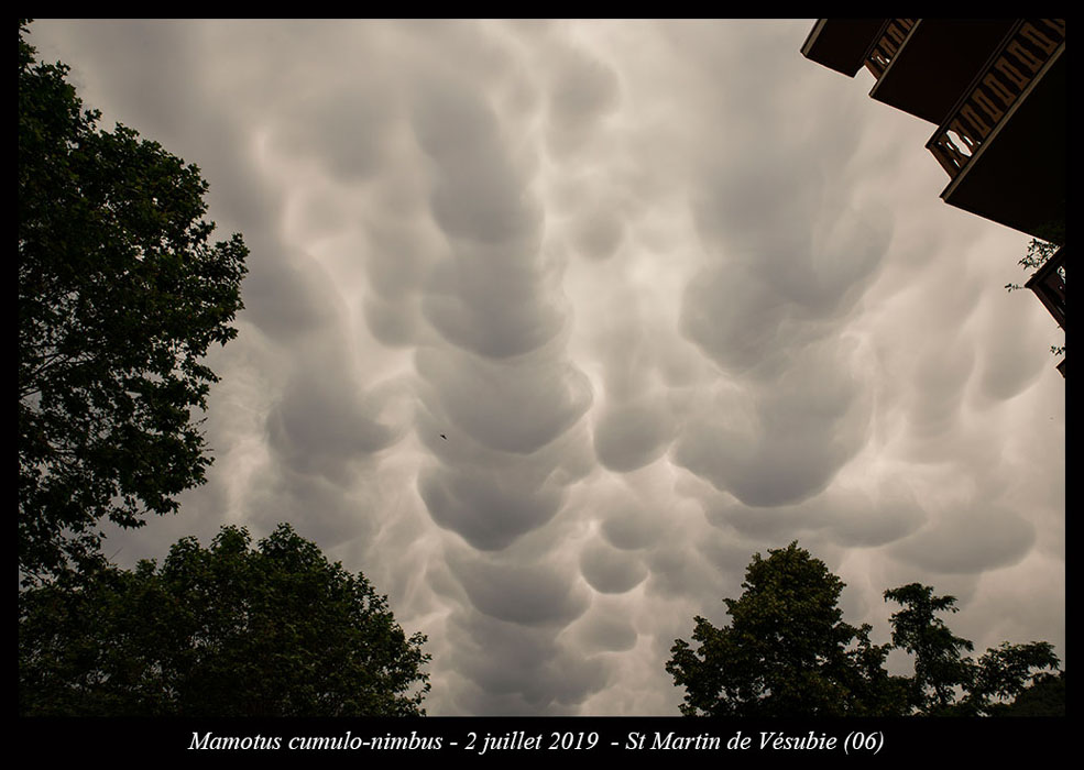 Mamotus-cumulo-nimbus